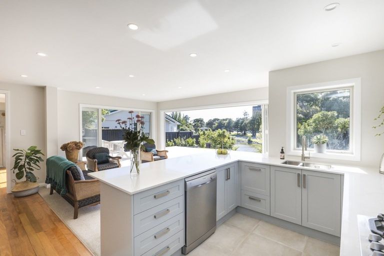 Photo of property in 107 Jickell Street, Hokowhitu, Palmerston North, 4410