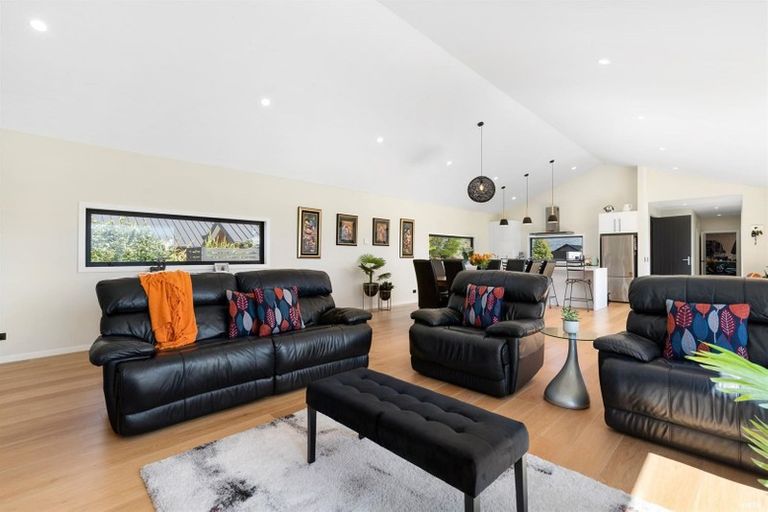 Photo of property in 8 Hovingham Court, Jacks Point, Queenstown, 9371