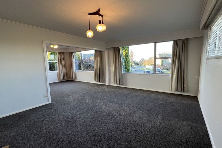 Photo of property in 12 Parkview Place, Avonhead, Christchurch, 8042