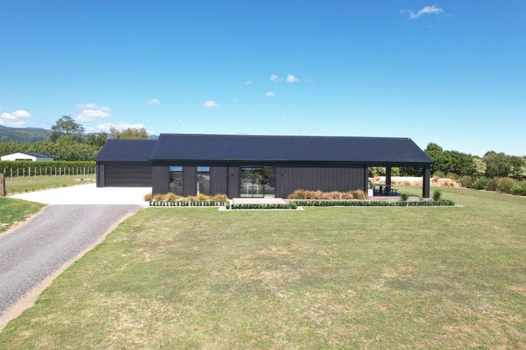 Photo of property in 18 Oriwa Lane, Levin, 5571