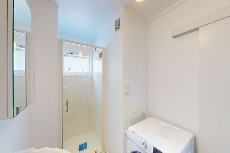 Photo of property in 19/3 Kelvin Grove, Te Aro, Wellington, 6011