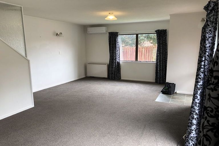 Photo of property in 7a Coventry Close, Ascot Park, Porirua, 5024