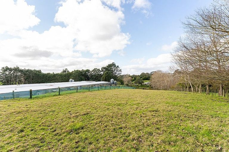Photo of property in 118 Motu Road, Kumeu, 0891
