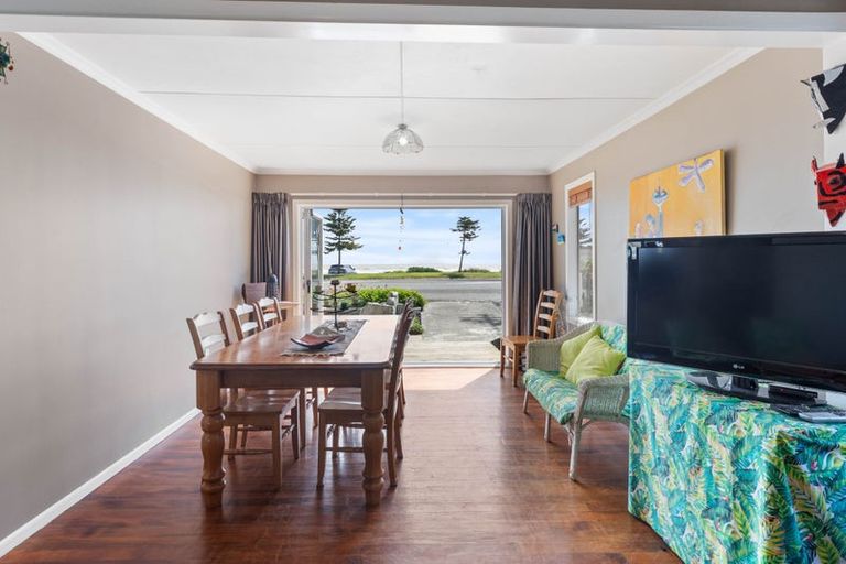 Photo of property in 66a Marine Parade, Otaki Beach, Otaki, 5512