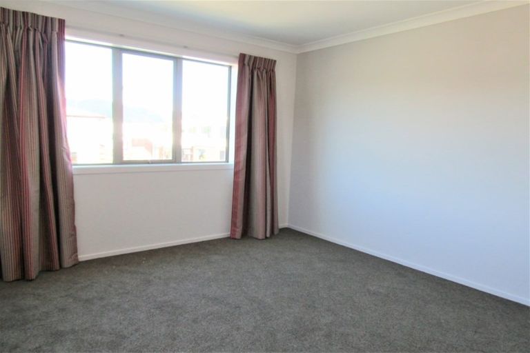 Photo of property in 2 Yeats Grove, Trentham, Upper Hutt, 5018