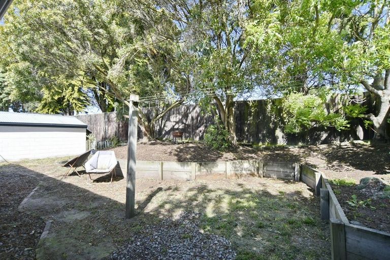 Photo of property in 2/122a Hay Street, Bromley, Christchurch, 8062