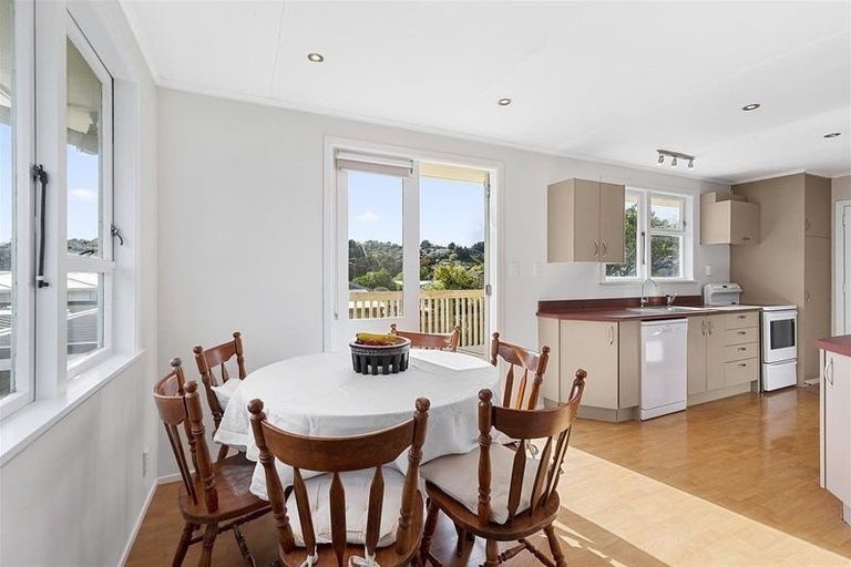 Photo of property in 4 Stipulate Place, Ascot Park, Porirua, 5024