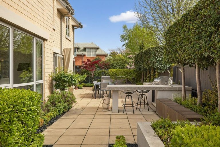 Photo of property in 1a Westburn Terrace, Burnside, Christchurch, 8041