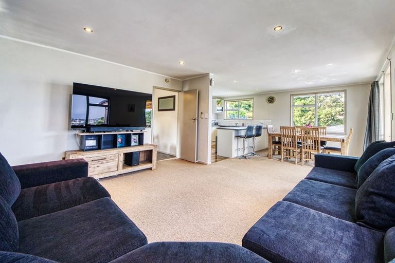 Photo of property in 32 Glenbervie Crescent, Massey, Auckland, 0614