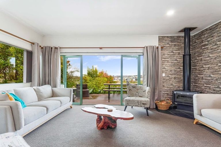 Photo of property in 1/199 Birdwood Road, Massey, Auckland, 0614