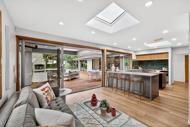 Photo of property in 18b Stratford Avenue, Milford, Auckland, 0620