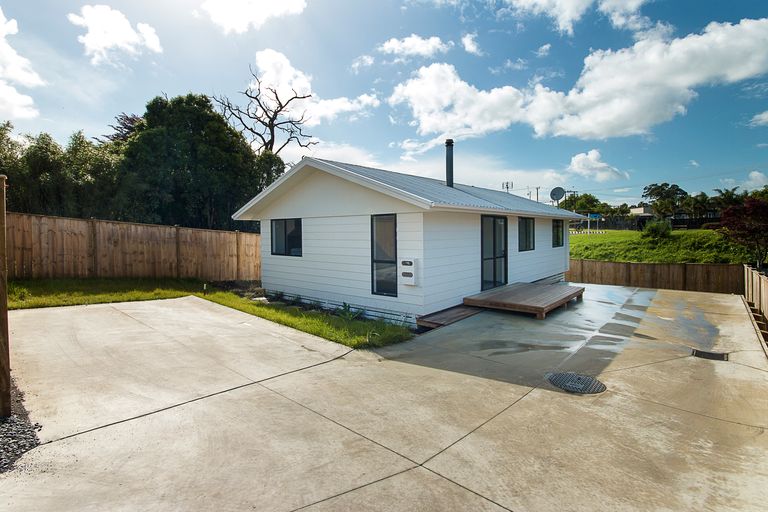 Photo of property in 7d Collingwood Road, Waiuku, 2123