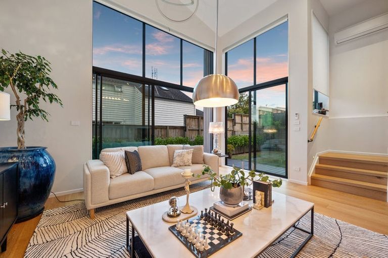 Photo of property in 2 Matau Way, Hauraki, Auckland, 0622