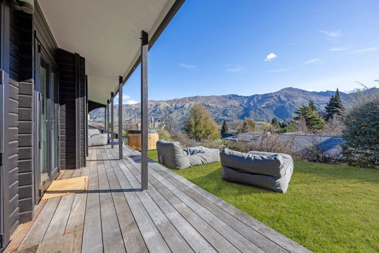 Photo of property in 64 Beacon Point Road, Wanaka, 9305