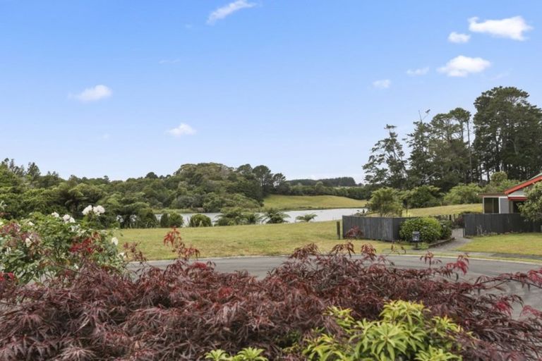 Photo of property in 10 Kororako Grove, Whalers Gate, New Plymouth, 4310
