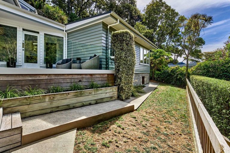 Photo of property in 2 Huia Road, Days Bay, Lower Hutt, 5013