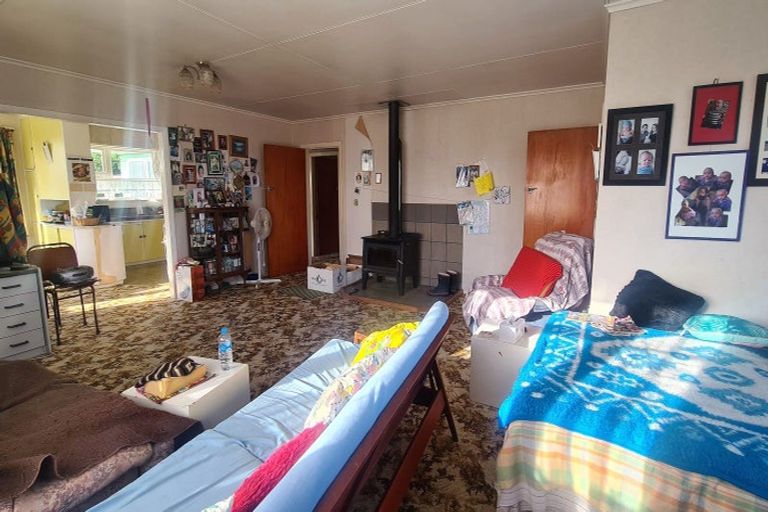 Photo of property in 35 Fox Street, Opunake, 4616