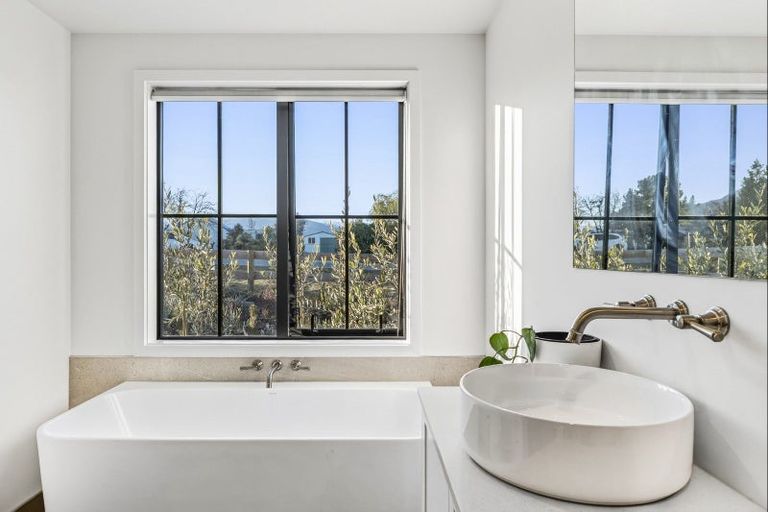 Photo of property in 129 Hall Road, Bannockburn, Cromwell, 9384