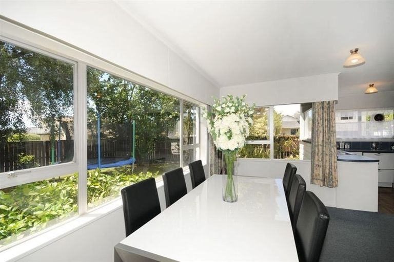 Photo of property in 35 Bucknell Street, Sockburn, Christchurch, 8042