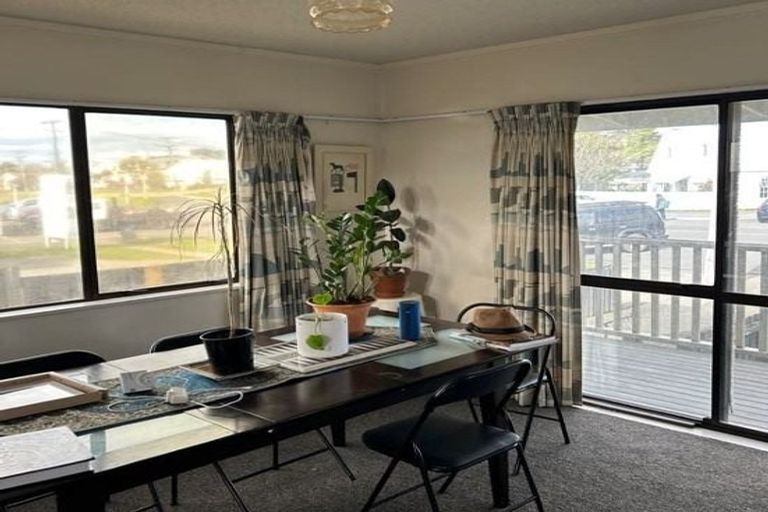 Photo of property in 8 Wallis Street, Raglan, 3225