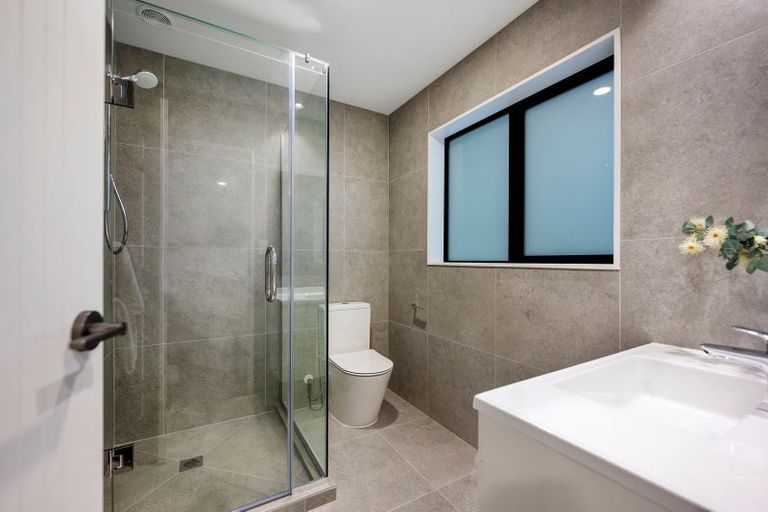 Photo of property in 32 Paparahi Place, Wainui, Silverdale, 0992