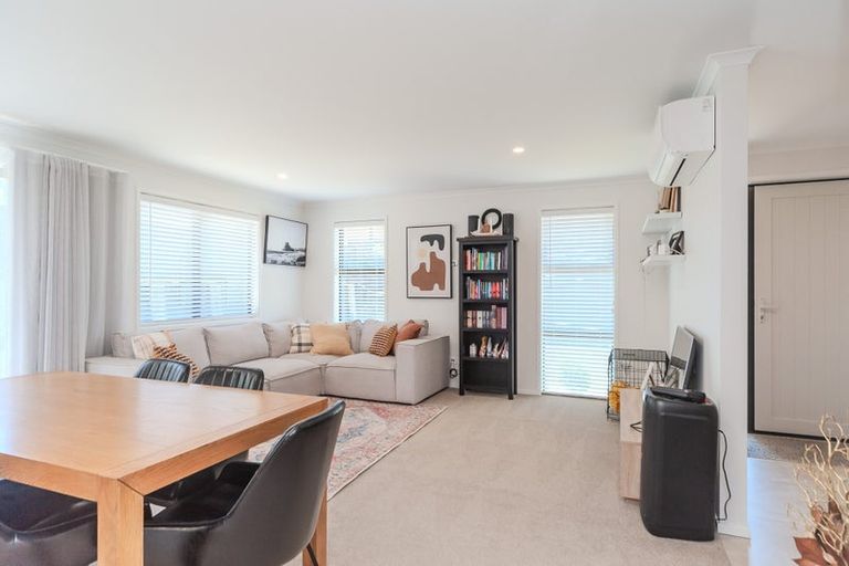 Photo of property in 6 Topsail Way, Whitby, Porirua, 5024