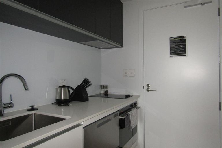 Photo of property in Frank Sargeson Apts, 406/74 Anzac Street, Takapuna, Auckland, 0622