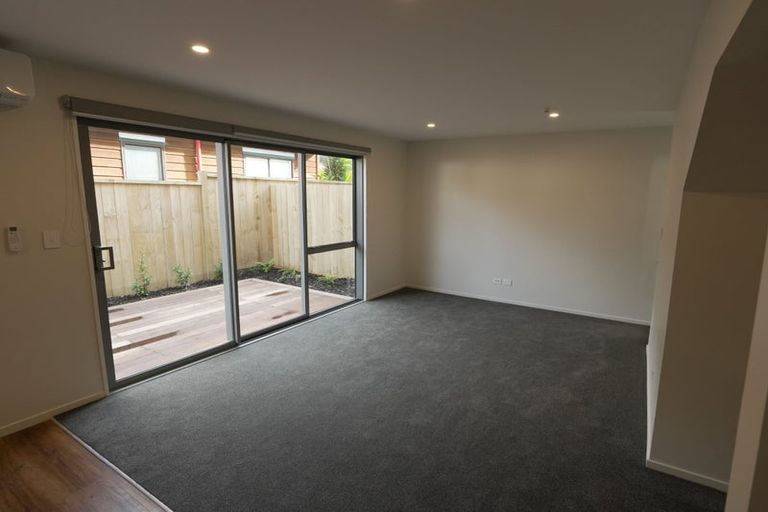 Photo of property in 2/43 Churton Crescent, Taita, Lower Hutt, 5011