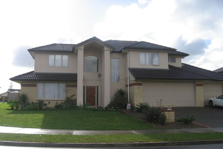 Photo of property in 16 Walter Haddrell Crescent, Flat Bush, Auckland, 2016