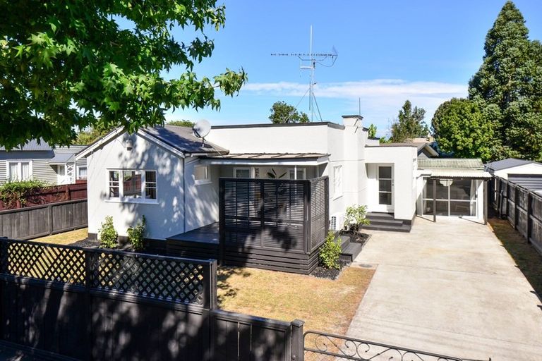 Photo of property in 16 Wilson Street, Hamilton East, Hamilton, 3216