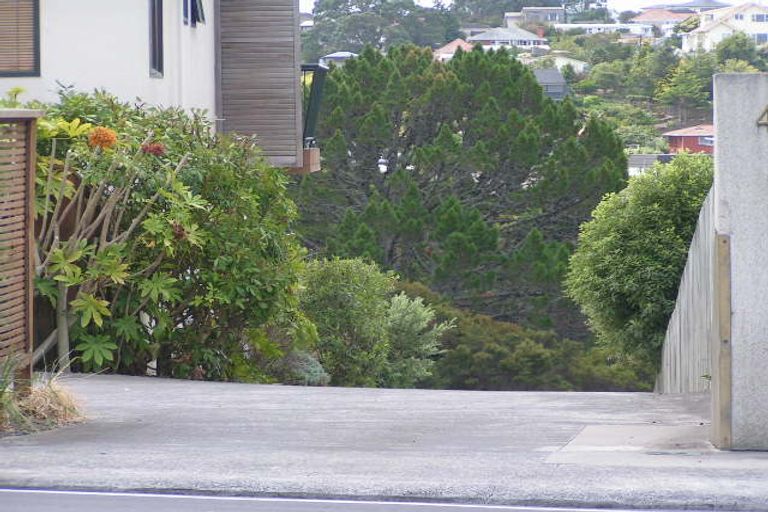 Photo of property in 43 Onewa Road, Northcote, Auckland, 0627