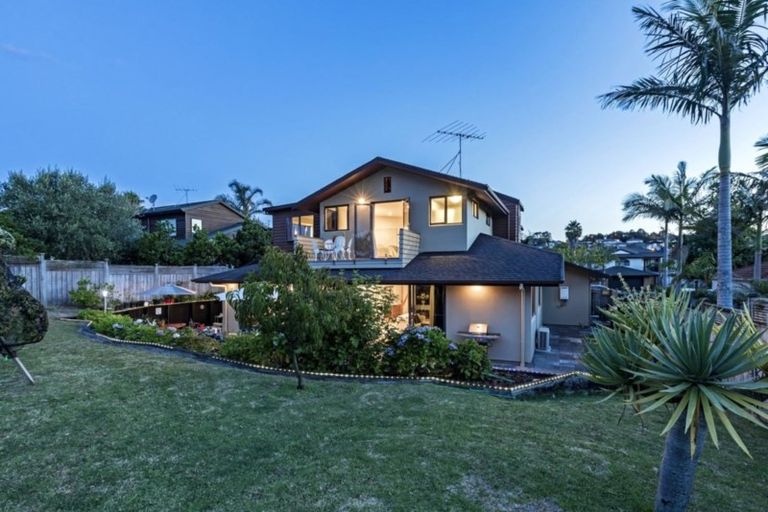 Photo of property in 13 Oakway Drive, Schnapper Rock, Auckland, 0632