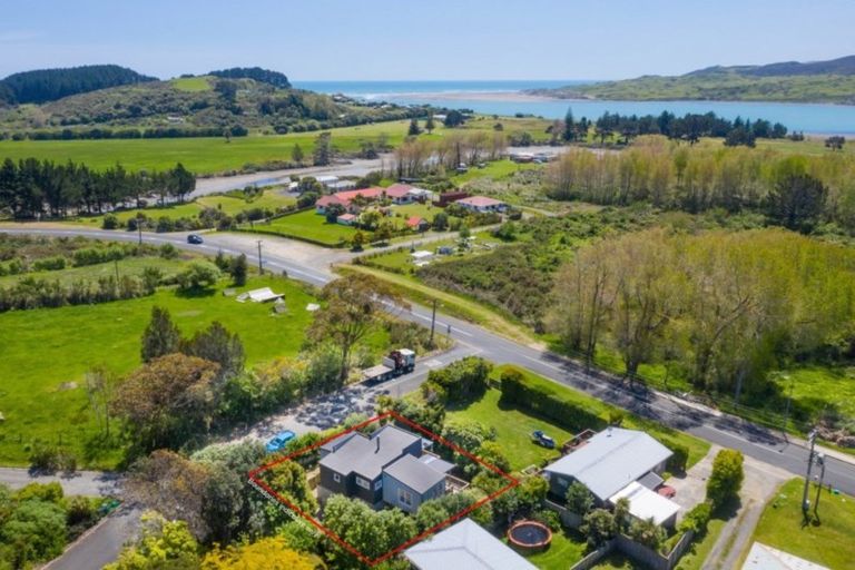 Photo of property in 1a Rakaunui Street, Raglan, 3297