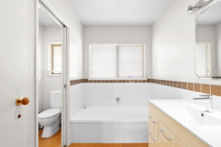 Photo of property in 137 Taylor Street, Cambridge, 3434