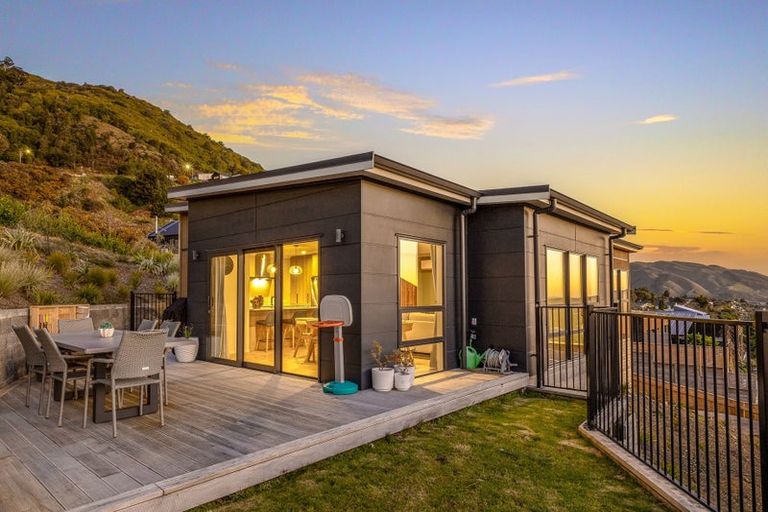 Photo of property in 82 Kotare Street, Waikanae, 5036