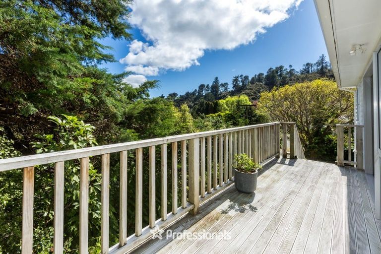 Photo of property in 96 Kamahi Street, Stokes Valley, Lower Hutt, 5019