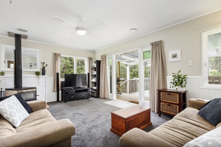 Photo of property in 36 Candia Road, Swanson, Auckland, 0614