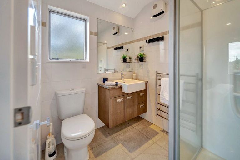 Photo of property in 23 Laurel Oak Drive, Schnapper Rock, Auckland, 0632