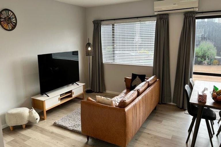 Photo of property in 10a Marewa Street, Te Atatu South, Auckland, 0610