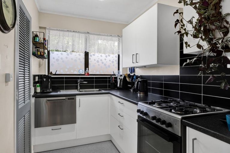 Photo of property in 4 Warkworth Grove, Bell Block, New Plymouth, 4312