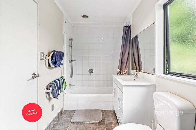 Photo of property in 71 Kemp Road, Massey, Auckland, 0614