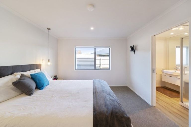 Photo of property in 5a Estate Grove, Inglewood, 4330