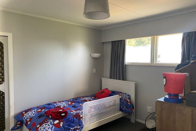 Photo of property in 2 Bennett Place, Onekawa, Napier, 4110