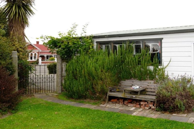 Photo of property in 1 Parsonage Road, Waimate, 7924