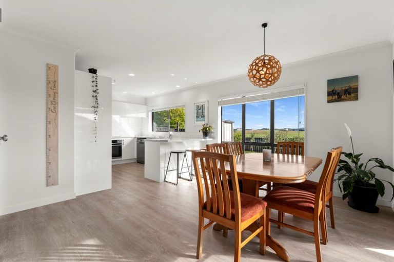 Photo of property in 21 Nicole Place, Papamoa Beach, Papamoa, 3118