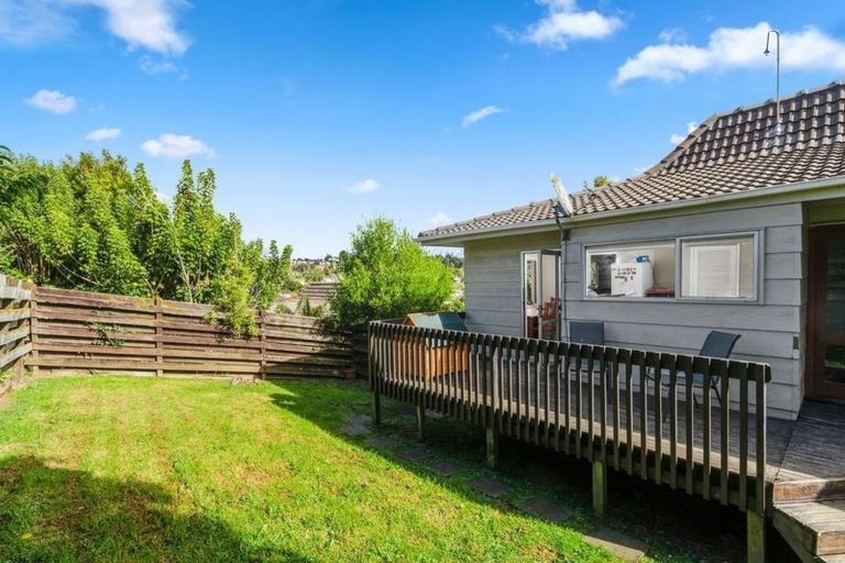 Photo of property in 1/11 Foley Place, Torbay, Auckland, 0632
