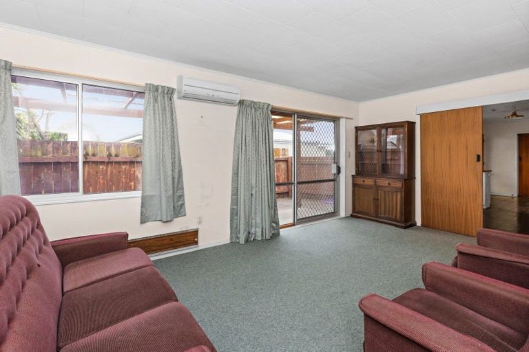 Photo of property in 2/24 Oxford Street, Taradale, Napier, 4112