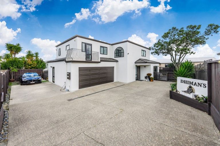 Photo of property in 2/102 Forrest Hill Road, Forrest Hill, Auckland, 0620