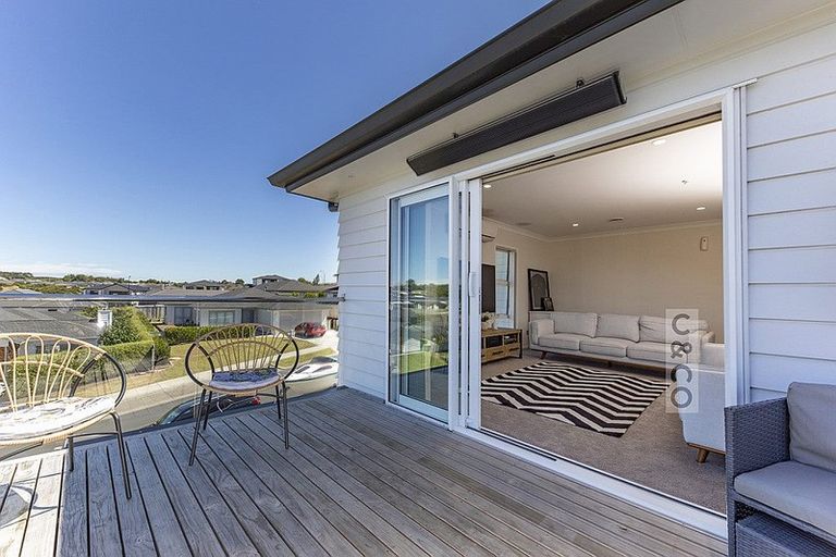 Photo of property in 2 Tauwaka Crescent, Riverhead, 0820