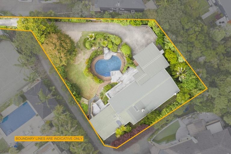 Photo of property in 1/95 Braemar Road, Castor Bay, Auckland, 0620